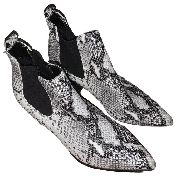 Blondo Womens Emelia Waterproof Black White Snake Print Ankle Booties Size 8M - Picture 1 of 11